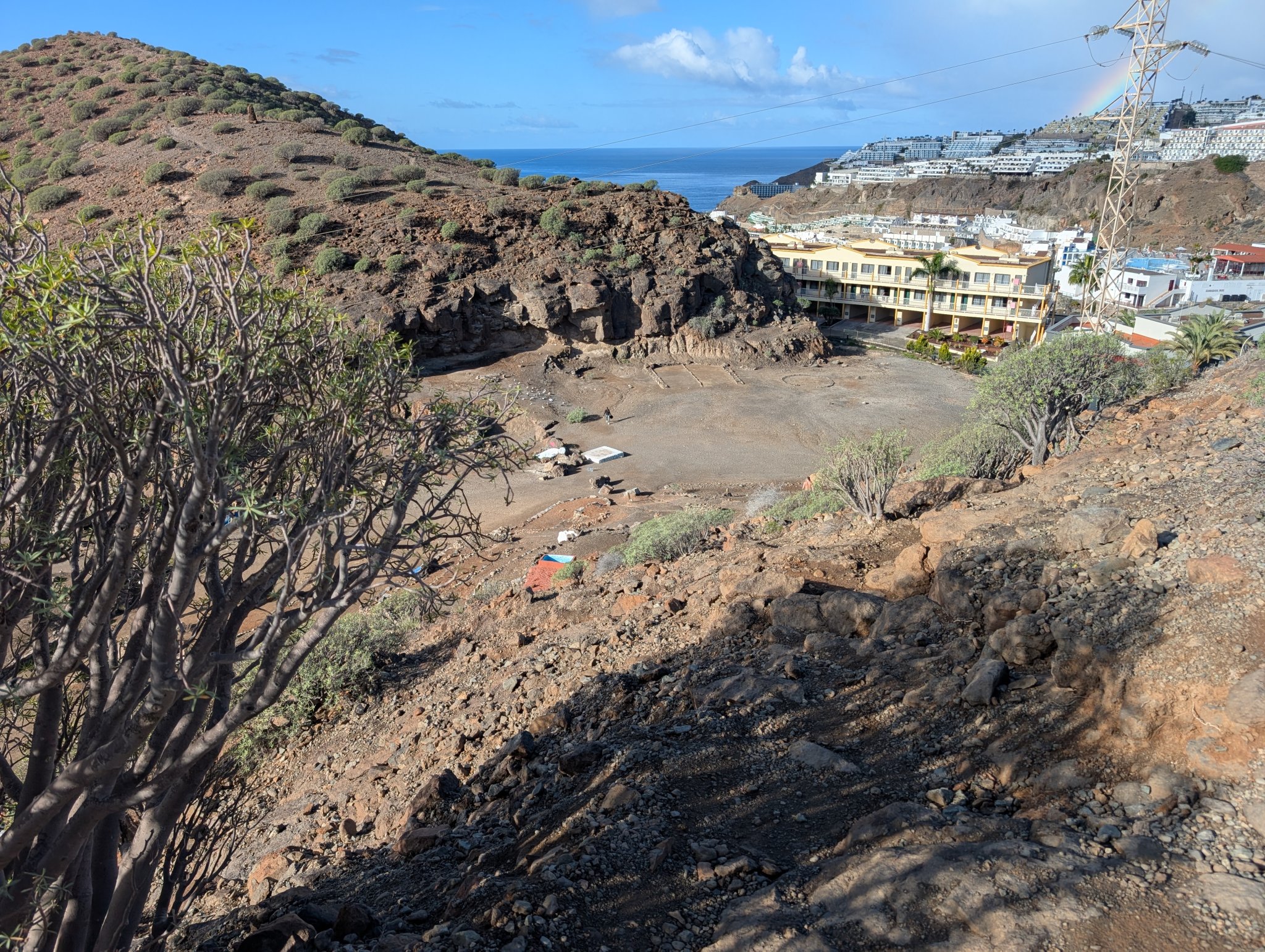 Plaza de la Cueva med Natural Park bak.