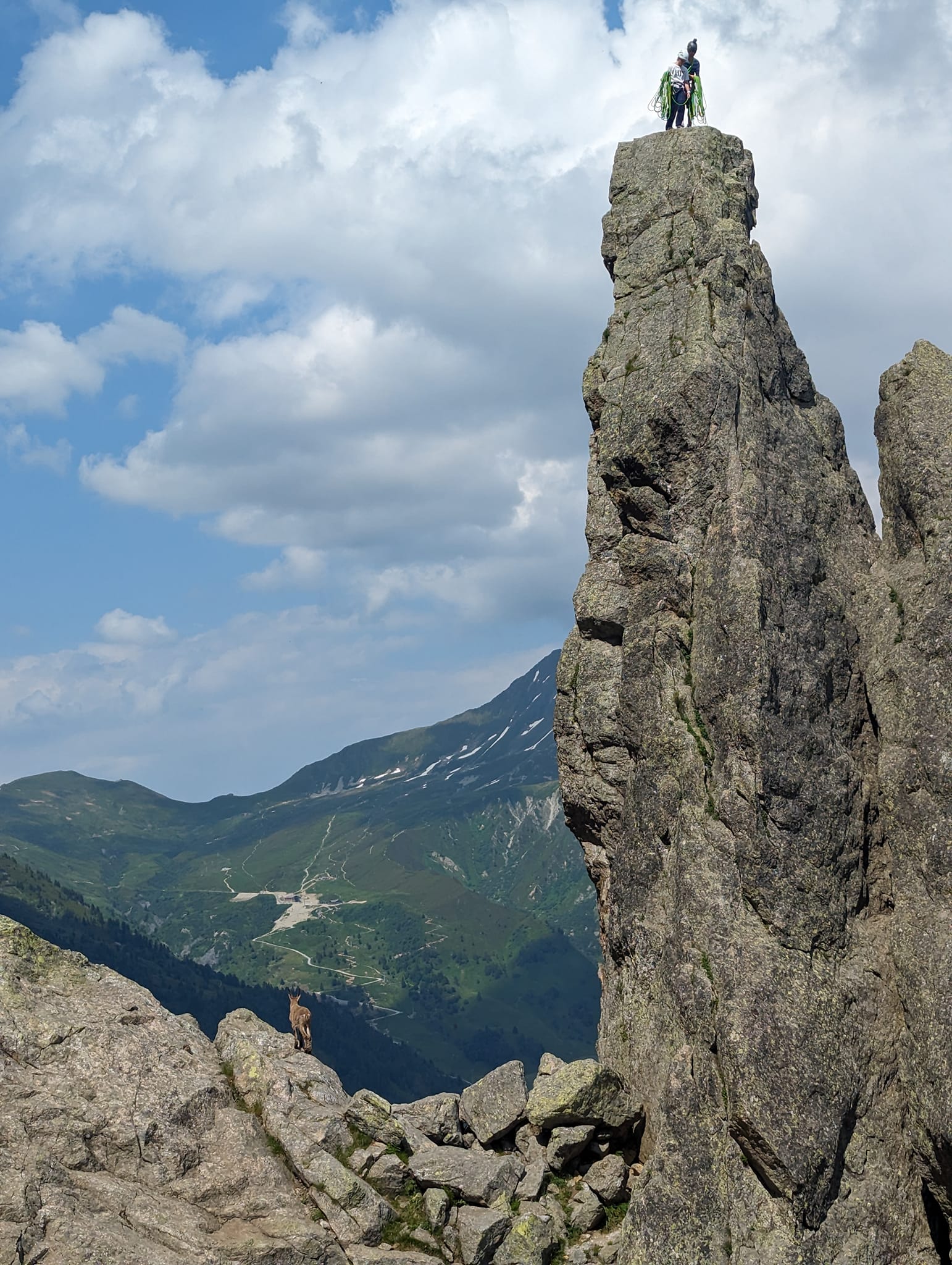 Monolitten Aiguillette d'Argentiere er et populært sted å klatre.
