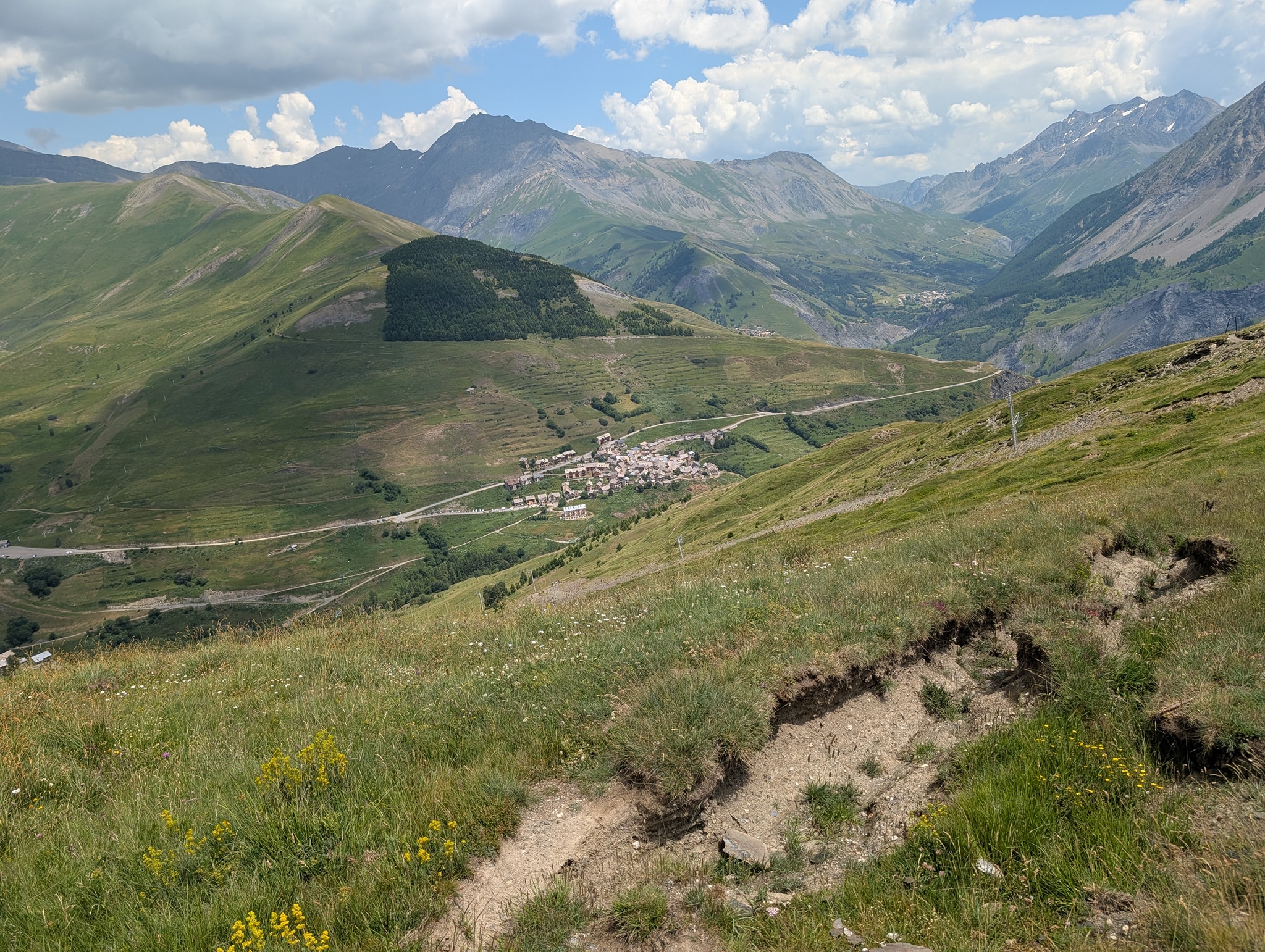 På vei ned til le Chazelet
