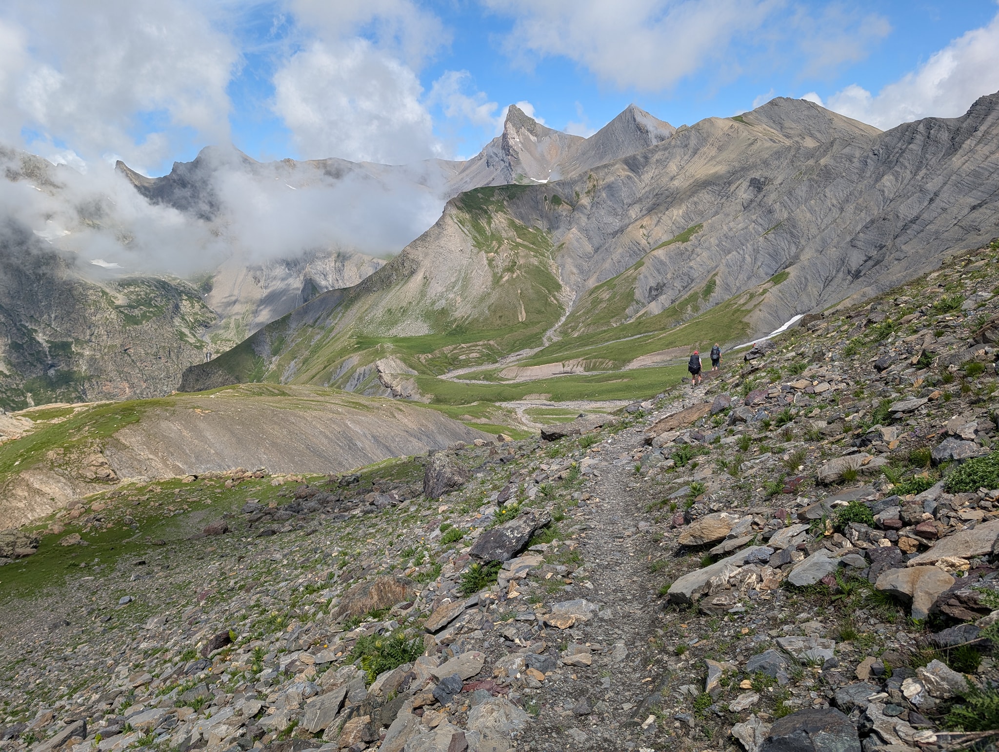 På tur til det tredje passet, Col de Vallonpierre. Det er et stykke mellom disse to passene.
