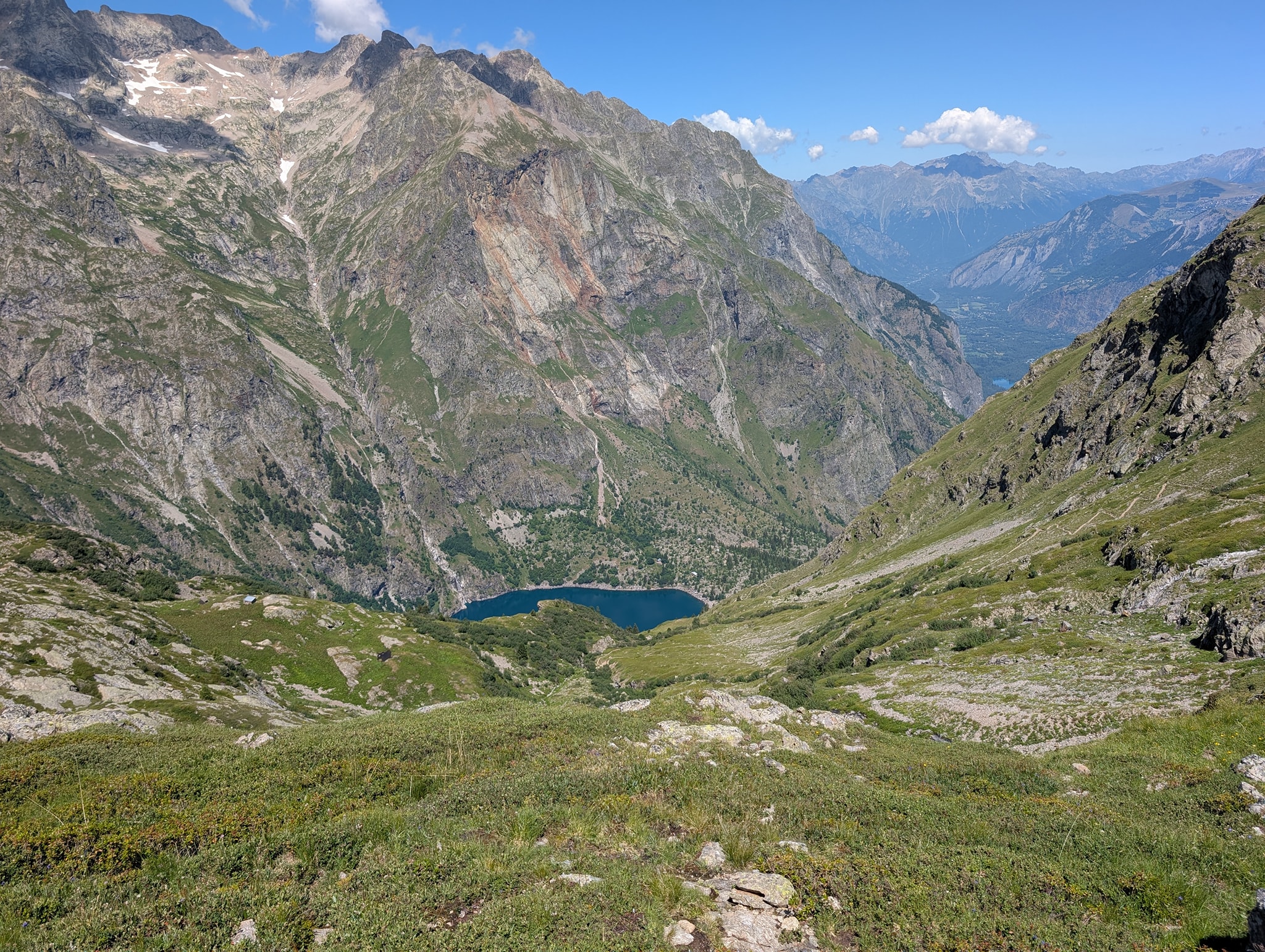Langt der nede ligger Lac Lauvitel
